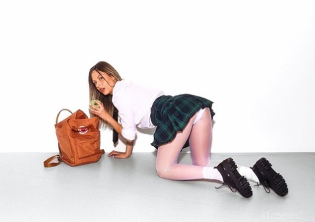 Страплез Алексис Кристал, Ребекка Вольпетти картинка 4