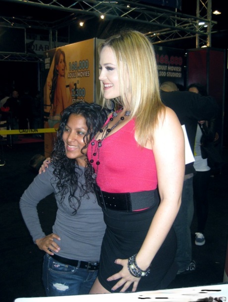 Порнозвезда Алексис Техас встречается с другими порнозвездами на XXX-конференции картинка 5