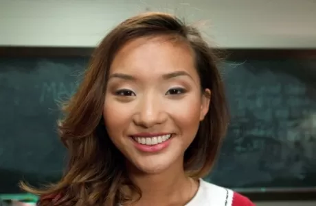 Непослушная азиатская студентка принимает свое наказание, находясь в темнице картинка 15