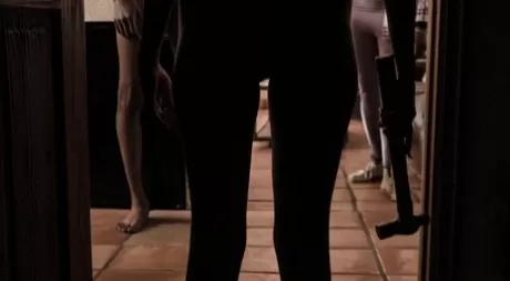 Молоденькая блондинка Коко Лавлок занимается жестким сексом со своим чернокожим отчимом картинка 15