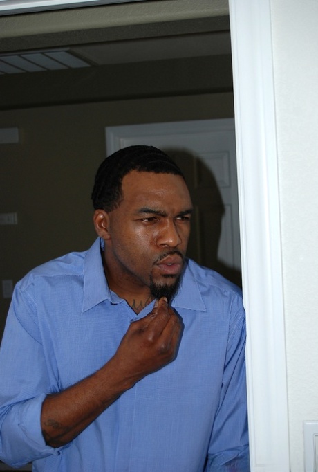 Грудастая латиноамериканка Ариэлла Феррера снимается на Би-би-си во время жесткого экшена картинка 14