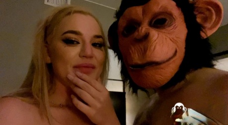 Бенефис обезьяны Блейк Блоссом картинка 15