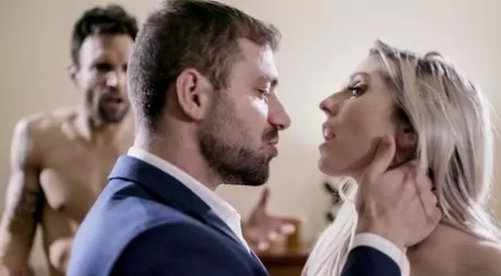 Изменщица блондинка Кристи Стивенс сталкивается с муженьком, пойманным на месте преступления картинка 15