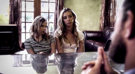 Сводные сестры-подростки Хейли Рид и Коко Лавлок занимаются лесбийским сексом втроем картинка 2