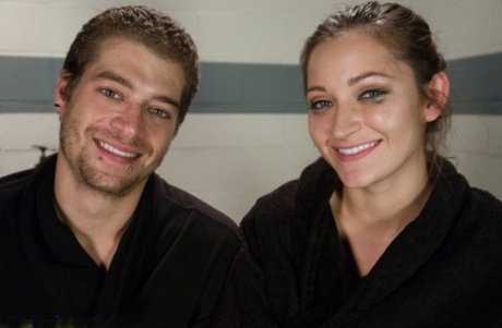 Горячая медсестра Дэни Дэниелс оказывается в рабстве и трахается против своей воли картинка 15