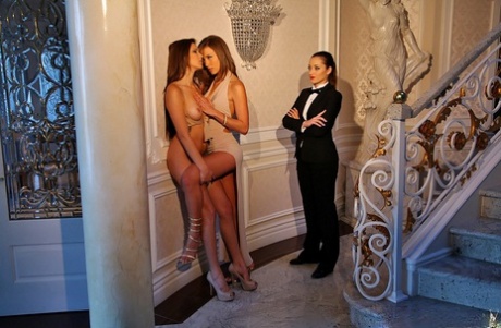 Великолепные красотки с соблазнительными формами увлекаются горячей лесбийской четверкой картинка 4