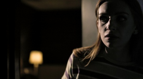 ОБМЕН ДОЧЕРЬМИ РОДИТЕЛИ ДРУГОЙ СЕМЬИ МЕНЯЮТ ДОЧЕРЕЙ, ЧТОБЫ ИСПОЛЬЗОВАТЬ НОВУЮ ДОЧЬ картинка 4