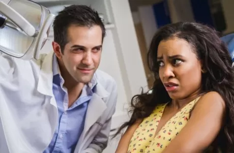 Горячая чернокожая девушка Деми Сутра и ее дантист удовлетворяют потребность в жестком трахе картинка 20