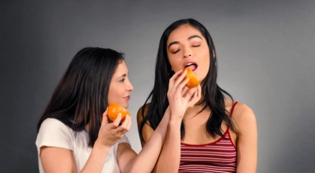 Суперзвездные исполнительницы Джейн Уайлд и Эмили Уиллис не только опытные картинка 3