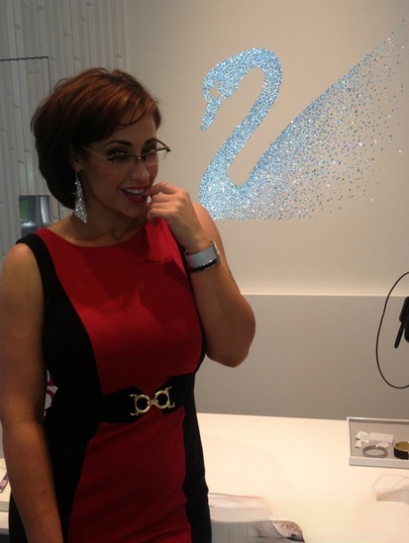 Откровенные снимки сексуальной милфы Евы Нотти, присутствующей на ХХХ-конференции картинка 13