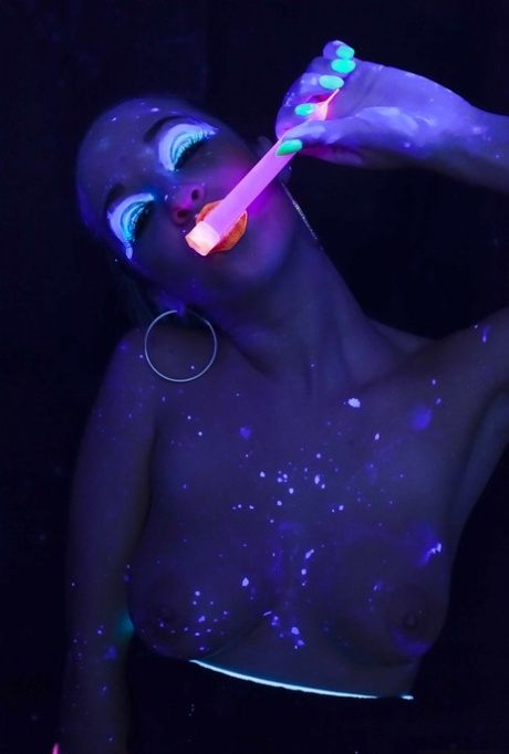 Потрясающая фетиш-сцена с похотливой леди по имени Джада Стивенс картинка 11