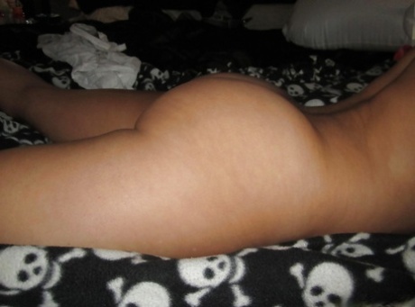 Красотка с большой задницей Джада Стивенс снимает бикини, чтобы показать свое тело картинка 16