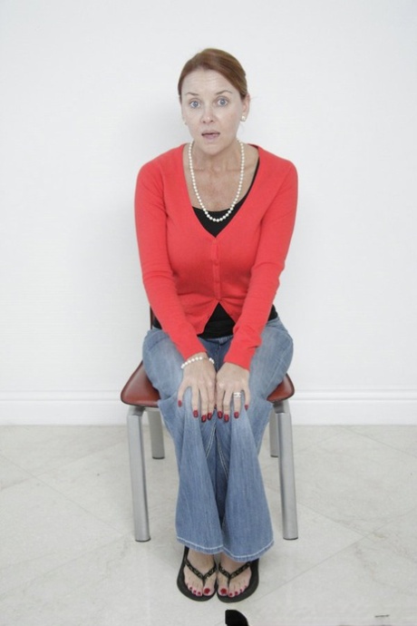 Сексуальная милфовая красотка Джанет Мейсон готовится к жесткому траху картинка 2