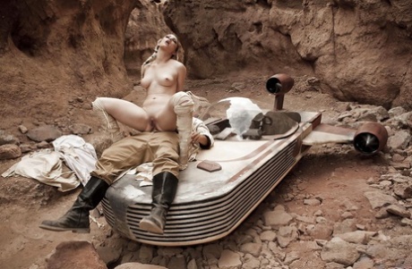 Порнозвезда косплея Дженнифер Уайт жестко трахает лысую пизду на улице картинка 14