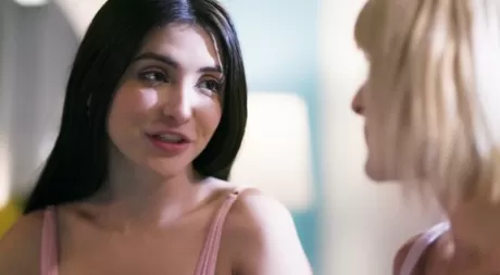 Девочки-подростки Джесси Сент и Джейн Уайлд впервые занимаются лесбийским сексом картинка 7