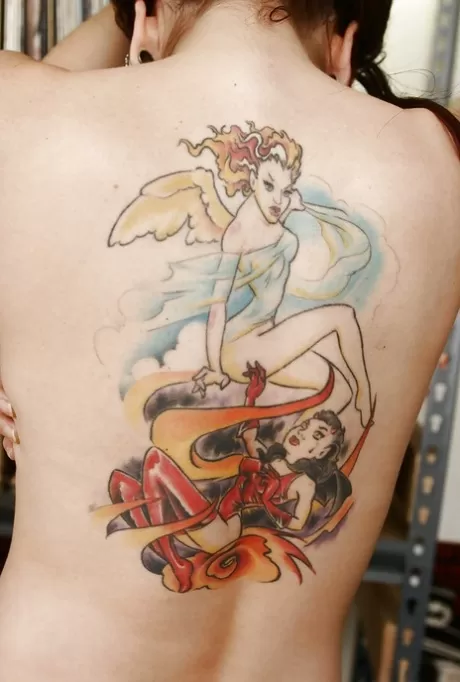 Брюнетка Джоанна Энджел сняла трусики, чтобы показать свою попку картинка 13