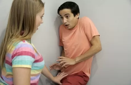 Мачеха Элль Макрей присоединяется к своей падчерице Лэйни Грей для секса втроем картинка 3