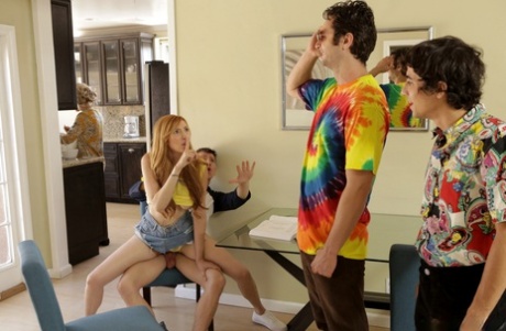 Грудастая рыжеволосая Лорен Филлипс выходит на P2M с большим членом после сцены соблазнения картинка 10