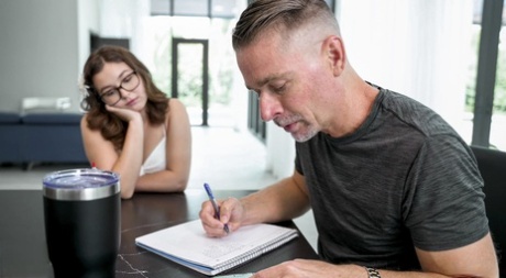 Запретная жара Лианы Лавингс, Люка Лонгли картинка 3