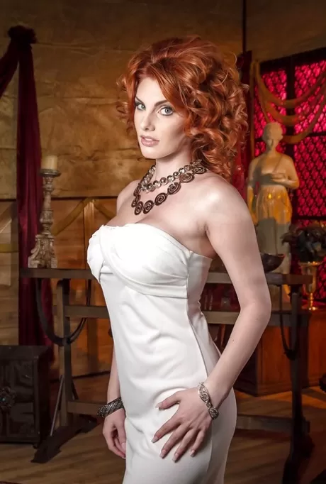 Привлекательная молодая красотка Лилит Ласт-похотливая рыжеволосая проститутка картинка 2