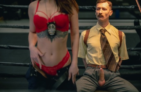 Женщина-полицейский под прикрытием истекает спермой из своей киски после секса со своим партнером картинка 5