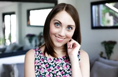 Подросток-любитель Ники Хантсман (Nicky Huntsman) сверкает попкой и трусиками под платьем картинка 4