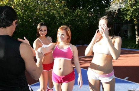 Сандра Ромен, Рэйчел Старр и Катя Кассин раздвигают ноги для группового секса картинка 3