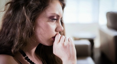 Беременная жена застает мужа за сексом со своей падчерицей картинка 2