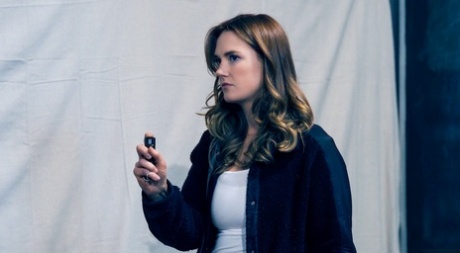 Сексуальная женщина Сири Даль обнаруживает, что ее оплодотворяют извращенным образом картинка 3