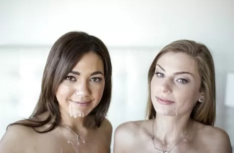 Жесткий секс с потрясающими цыпочками Наоми Харт и Сидни Коул картинка 16