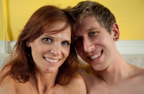 Грудастую рыжеволосую девушку связывает и трахает ее приходящий пасынок картинка 13