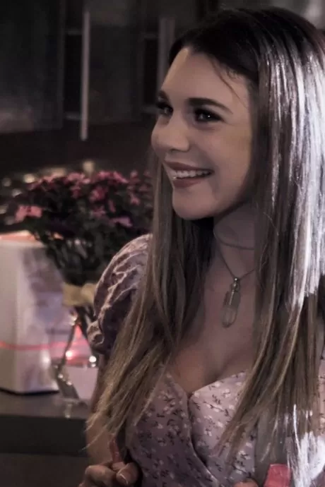 Милая молоденькая Габби Картер занимается сексом втроем с пожилой парой