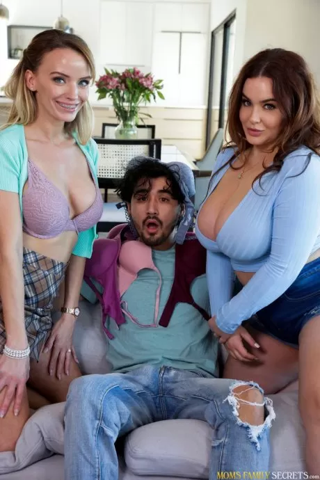 Нетронутый край и Наташа мило сверкают своими грудями, соблазняя молодого человека