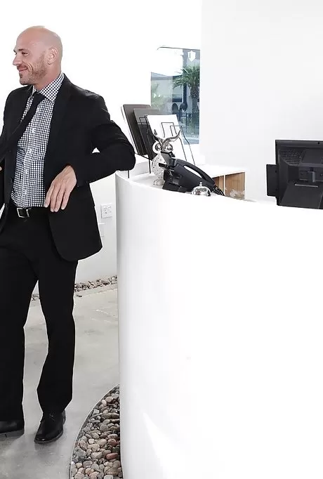 Роми Рейн и Харизма Каппелли замечательно занимаются сексом втроем